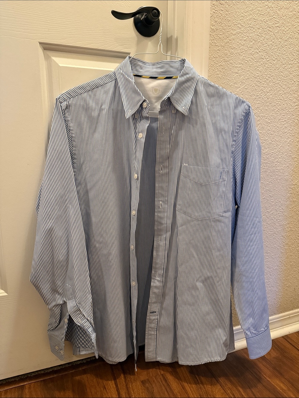 Club Room Men's Light Blue Pinstripe Dress Shirt